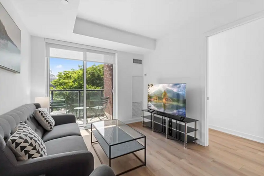 Elegant Furnished Condo in Toronto — City Views & Private Rooftop Patio