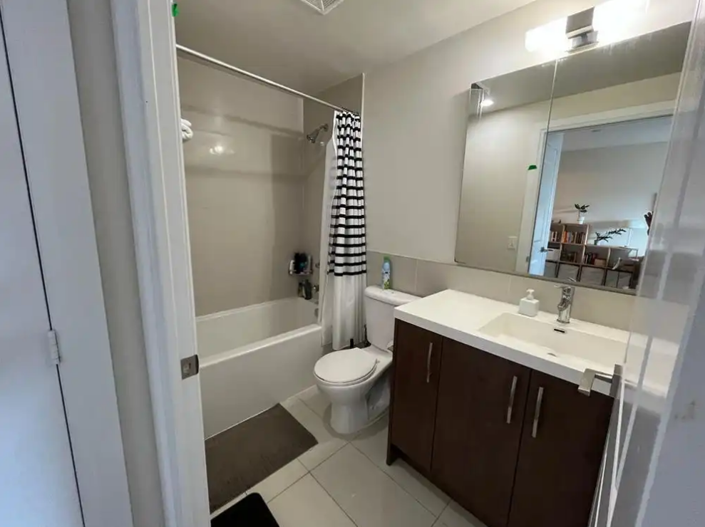 Elegant Furnished Condo Near High Park — Resort-Style Amenities & Refined Living