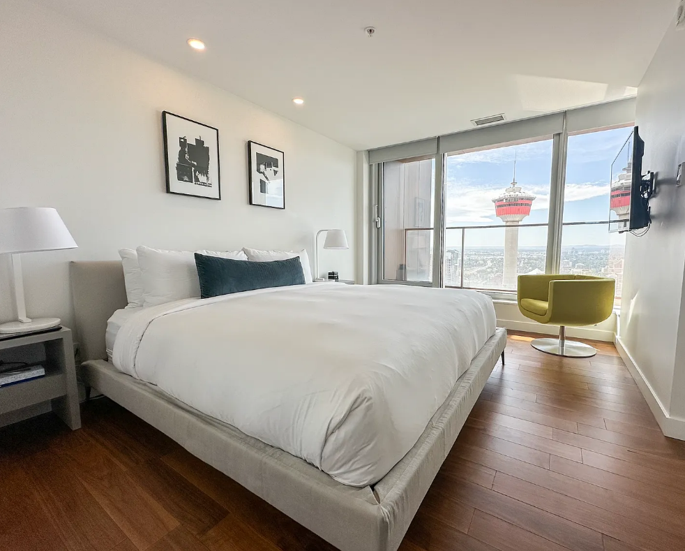 Furnished 2-Bedroom Apartment at 655 Centre St SW – Downtown Calgary Living