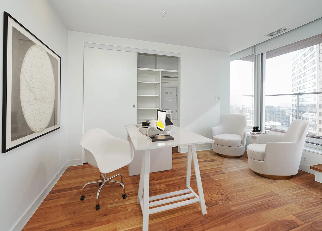 Furnished 2-Bedroom Apartment at 655 Centre St SW – Downtown Calgary Living