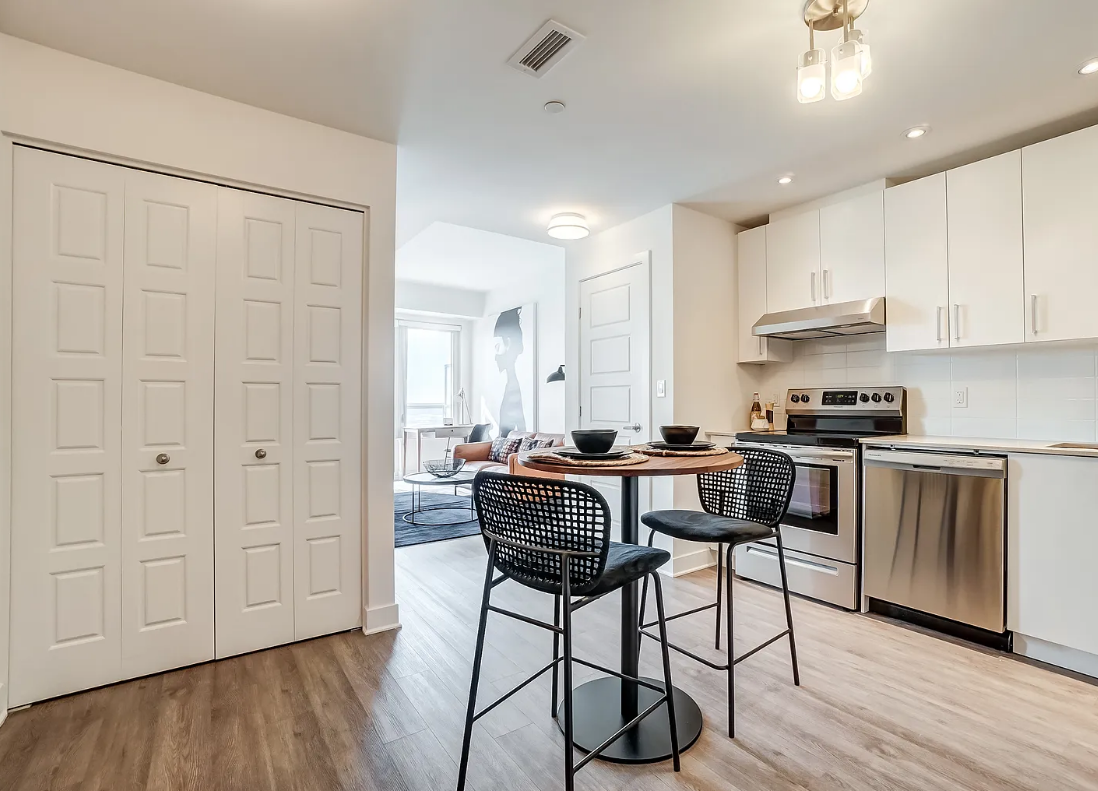 Furnished 2-Bedroom Apartment at 99 Parkdale Ave – Luxury Living in Hintonburg, Ottawa