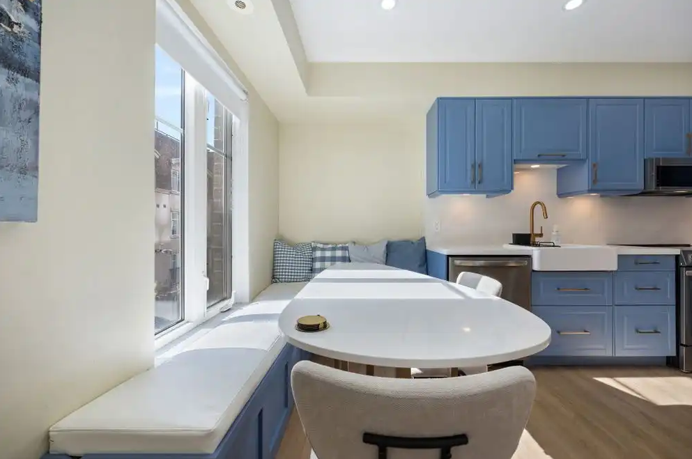 Furnished Corner Townhouse in Liberty Village — Private Rooftop Patio & Modern Living