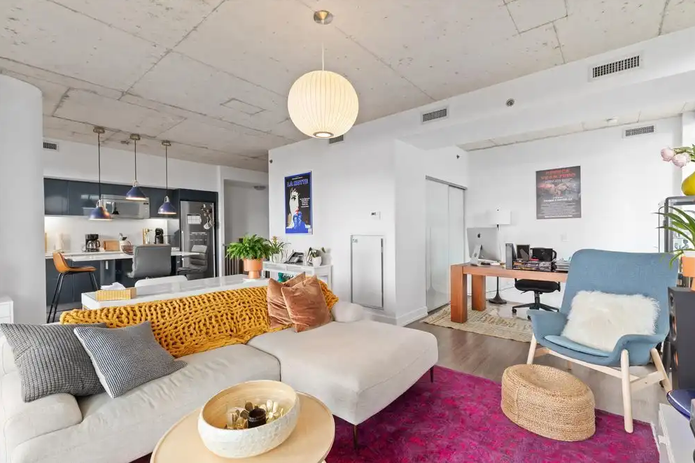 Furnished Condo in Toronto — Stunning Water Views & Entire Floor Suite