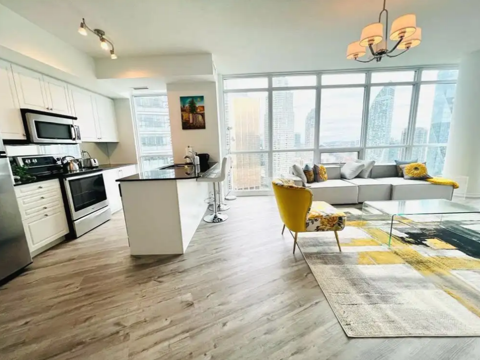 High-End Furnished Condo in Maple Leaf Square — City Views & Luxury Amenities