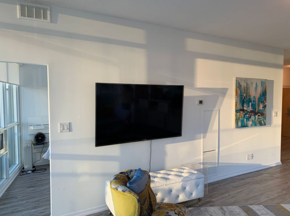 High-End Furnished Condo in Maple Leaf Square — City Views & Luxury Amenities