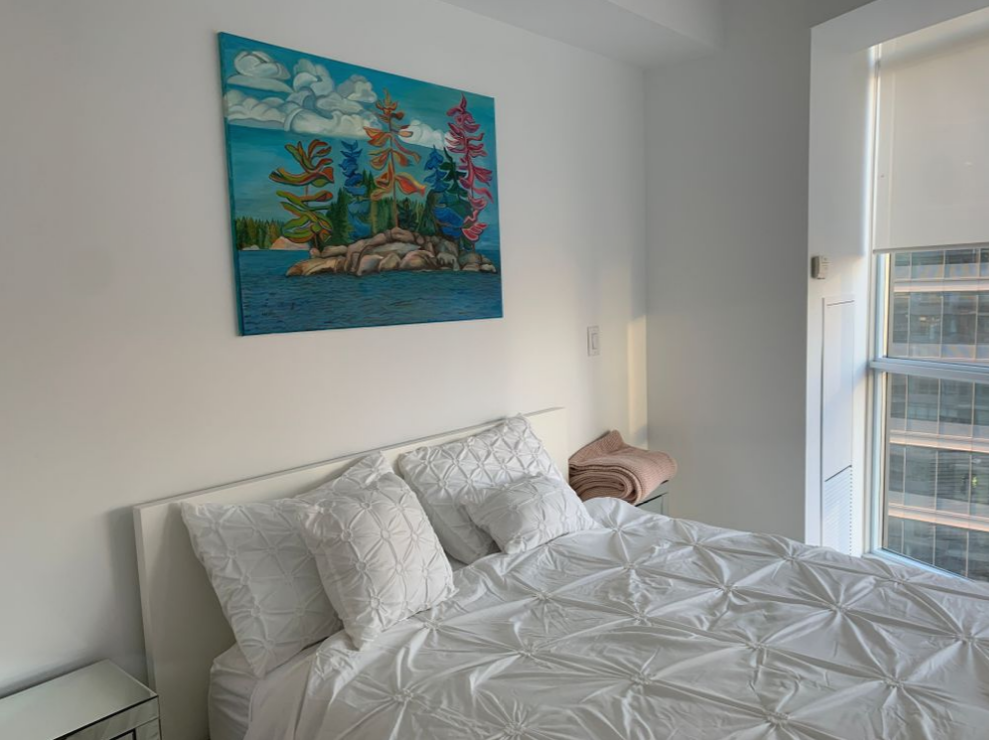 High-End Furnished Condo in Maple Leaf Square — City Views & Luxury Amenities