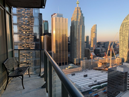 High-End Furnished Condo in Maple Leaf Square — City Views & Luxury Amenities