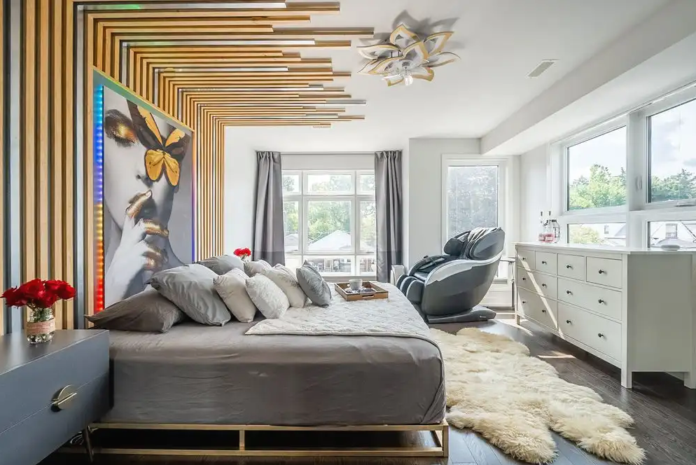 Stylish 3-Story Furnished Detached Home in York — Balcony, Terrace & Prime Location