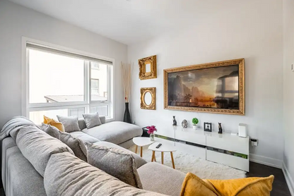 Stylish 3-Story Furnished Detached Home in York — Balcony, Terrace & Prime Location