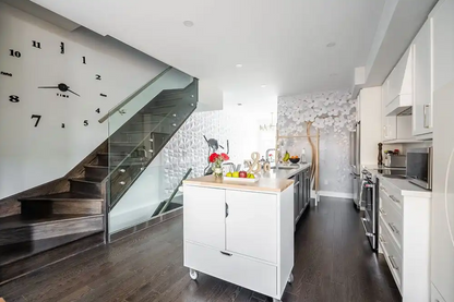 Stylish 3-Story Furnished Detached Home in York — Balcony, Terrace & Prime Location