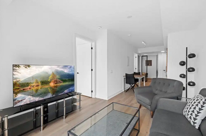 Elegant Furnished Condo in Toronto — City Views & Private Rooftop Patio