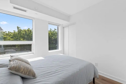 Elegant Furnished Condo in Toronto — City Views & Private Rooftop Patio