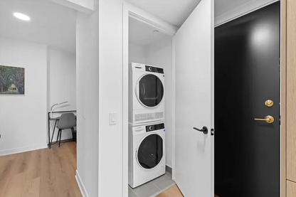 Elegant Furnished Condo in Toronto — City Views & Private Rooftop Patio