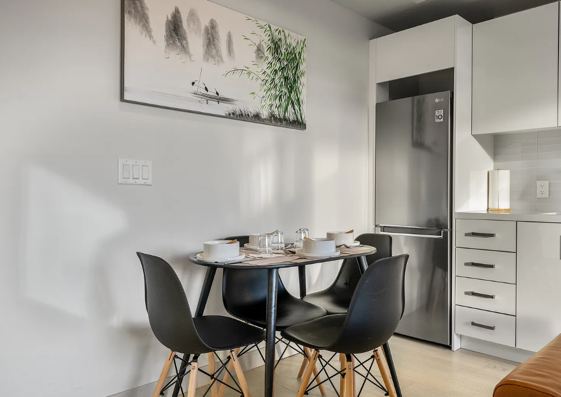 Spacious 2-Bedroom Apartment in the Heart of Beltline, Calgary