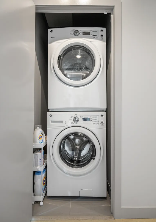 Spacious 2-Bedroom Apartment in the Heart of Beltline, Calgary