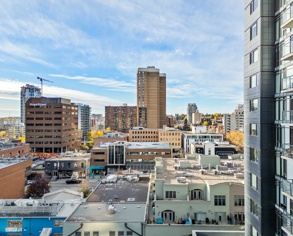 Spacious 2-Bedroom Apartment in the Heart of Beltline, Calgary