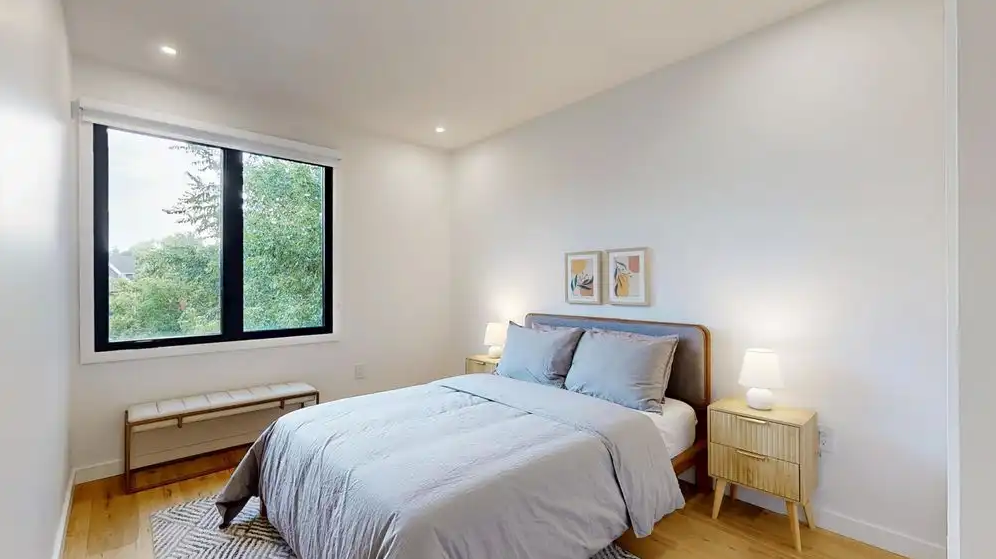 Luxurious Furnished House in Toronto — City Views & Private Rooftop Patio